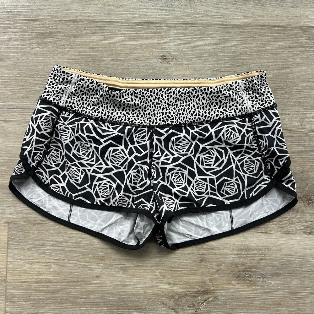 Lululemon Size 6 Run Speed‎ Up Short Black White Posey Miss Mosaic Floral Print